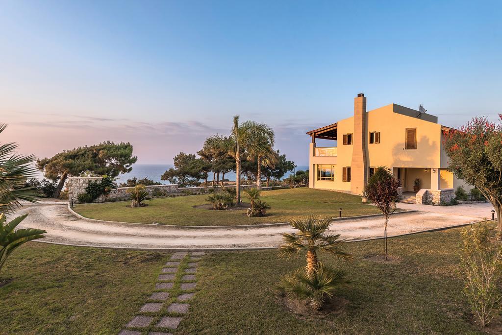 Villa Russelia Kalavárda Eksteriør bilde